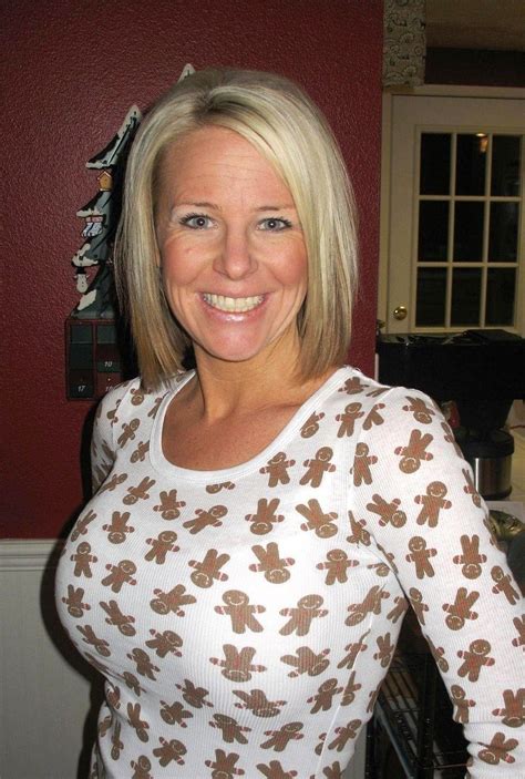 Curvy Blonde Milf Porn Videos 